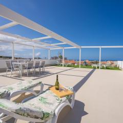Villa La Laja with 5 bedrooms and sea view