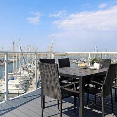 Apartment with Panoramic Marina Views