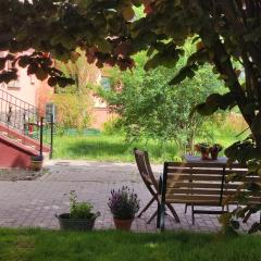 Storchennest mit eigenem Hof, Spielwiese und Terrasse