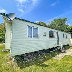 Superb Caravan At Kessingland Beach In Suffolk, Sleeps 8 Ref 90015bc