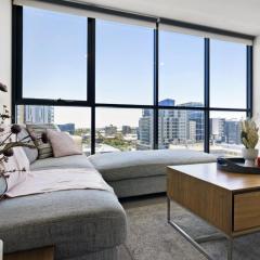 Isaac - The Cityscape View Apartment