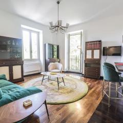 Testaccio Luminous and Large Apartment