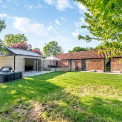 Red Brick Barn - Uk39916