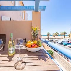 Beachfront, pool, terrace & WIFI