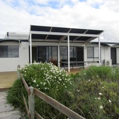 Bliss - Beachfront Sultana Point -