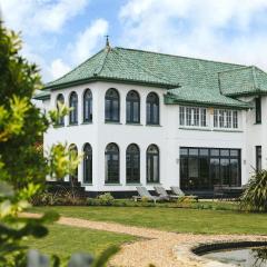 Christie Mansion - Luxury Cottages