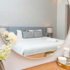 Bright and Cosy 2BRmaids with Sea View and Riva Beach Club Access