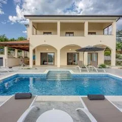 Holiday Apartment Aida with Private Pool