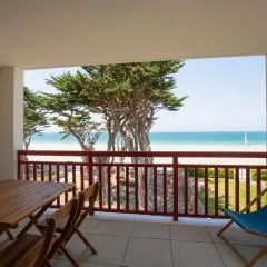 Face à la mer, bel appartement pour 8