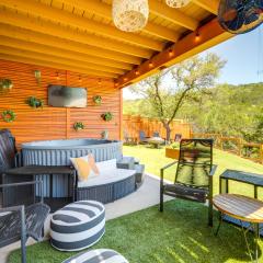 Family-Friendly Canyon Lake Rental with Hot Tub!