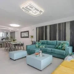 Puerto Marina Luxury 2BDR Apartment with Sea View