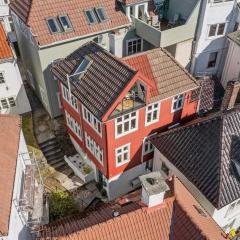 Dinbnb Homes I 200m to Bryggen I Make Memories with Friends and Family!