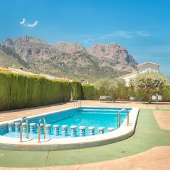 Velo Villa w/ A/C, free Wi-Fi & Pool near Benidorm