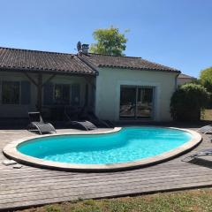 Luxurious villa with terrace in the rural Chalais