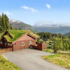 Beautiful Home In Stryn With Wifi And 5 Bedrooms