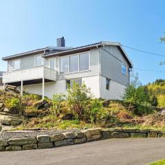 Amazing Home In Lyngdal With Wifi And 3 Bedrooms
