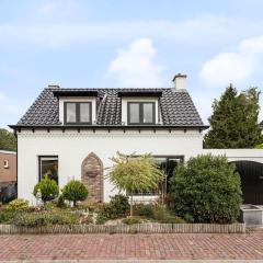 Vrijstaande woning, grote tuin.