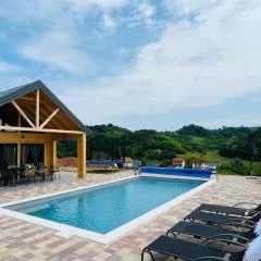 Holiday House Adamo