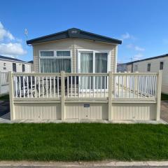 Palm Grove 182 - Pet friendly, WiFi, close to beach and clubhouse - Golden Palm Resort - Meadow Lakes Caravan & Lodge Hire