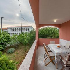 Two-Bedroom Apartment In Vir