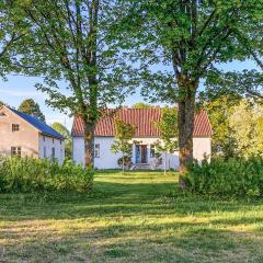 Amazing Home In Hemse With Sauna And 3 Bedrooms