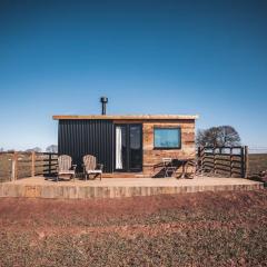 'Cinnabar Nest' Remote Off-Grid Eco Cabin