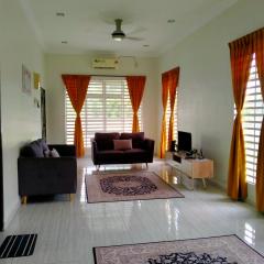 Homestay Haji Din Tronoh Perak