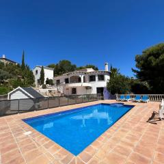 Spacious Child Friendly Villa in Moraira with Seaview