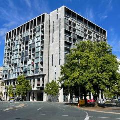 Lovely CBD two bedroom apartment free parking