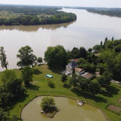 Le Cast'L 2 Coin de paradis en bord de Dordogne
