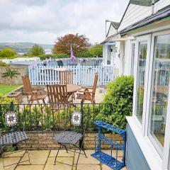 Dart Haven - cheerful holiday bungalow in Galmpton