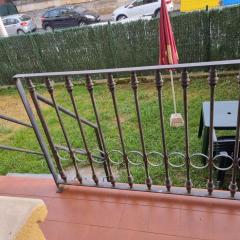 Bajo con Jardin en Cartes