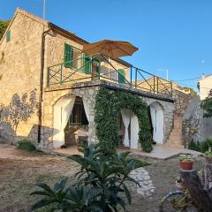 Stone House with garden Laganini