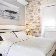 Whale Song Apartment - with private parking