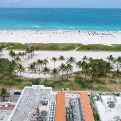 4 RM on Beach SoBeSuites by AmericanVacationLiving