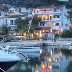 Gina Bed & Breakfast