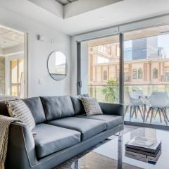 Downtown 1BR w Pool Gym WD nr Staples Center LAX-556