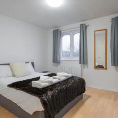 1BD Flat - Prime Location Surrey Quays