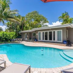 Luxury 3 Bedroom Home 5 minutes to Ocean with Heated Pool