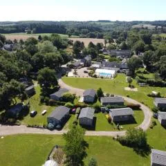 Le Domaine du Scorff - hébergements insolites chalets 4 à 6 personnes et roulottes