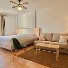 Casa La Aguanosa con piscina y vistas al mar