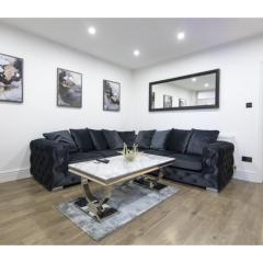 Stunning Bolton abode – Pool table – Parking