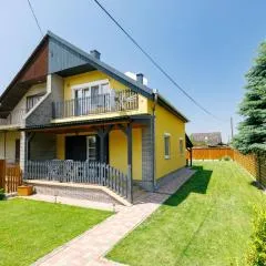 Holiday Home Hibiscus by Interhome