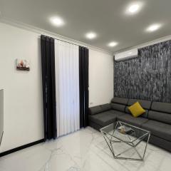 Mesrop Mashtots Avenue 3, 1 bedroom New Euro Renoavted, Modern apartment PR311