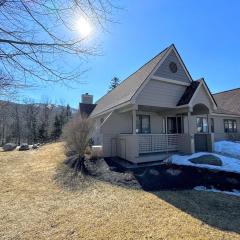 F43 Bretton Woods single level home on golf course, perfect to ski, stay, relax, play!