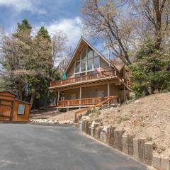 The Outdoors Inn - Breathtaking mountain views of Bear Mountain, Perfect for a barbecue on the deck!