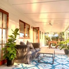 Stunning Yamba Beach House! 3B+