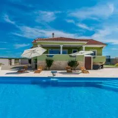 Stunning Home In Gornje Rastane