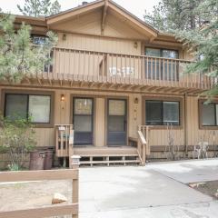 Summit Getaway Condo - Affordable and ideally located, Wood burning fireplace! Walk to Ski Resort
