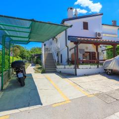 Apartments with a parking space Njivice, Krk - 20542